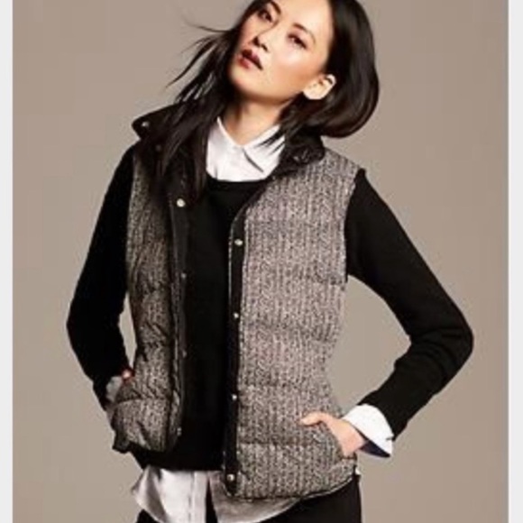 Banana Republic Jackets & Blazers - NWT Banana Republic Puffer Vest